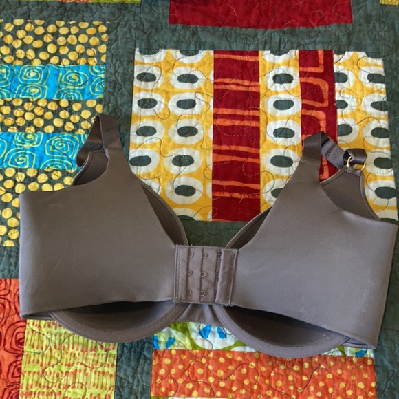 NWOT vanity fair bra - Picture 2 of 5